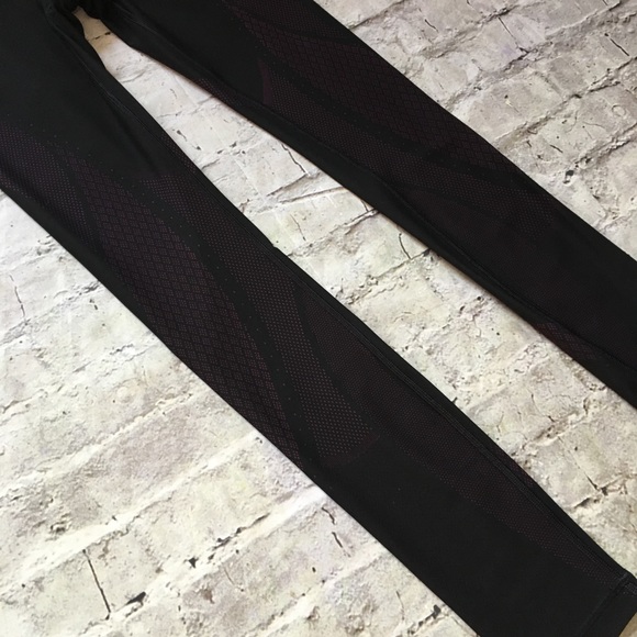 NEW Lululemon Mapped Out High Rise Tight! - Picture 5 of 8